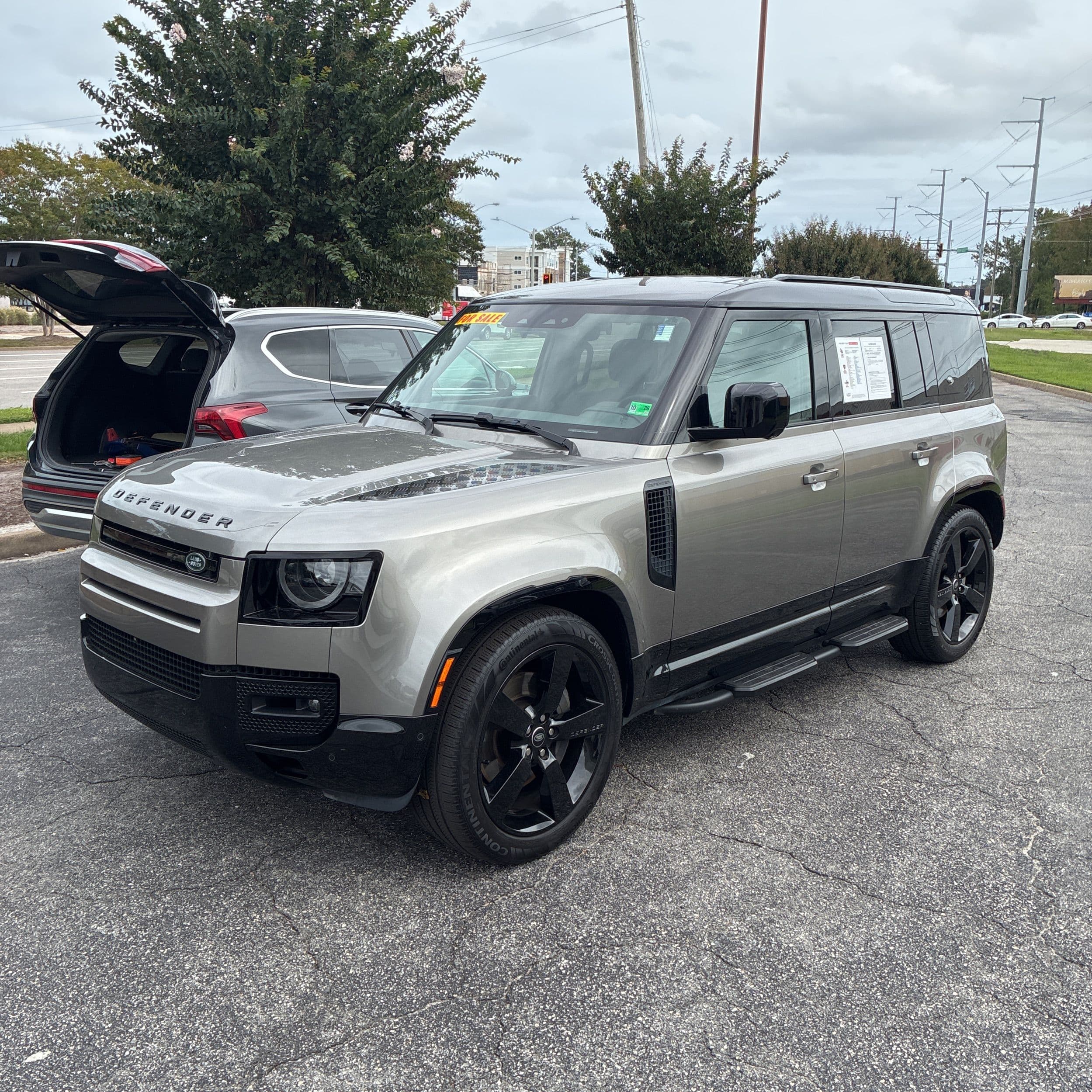 2024 Land Rover Defender 110 X-Dyn SE P400 photo 1