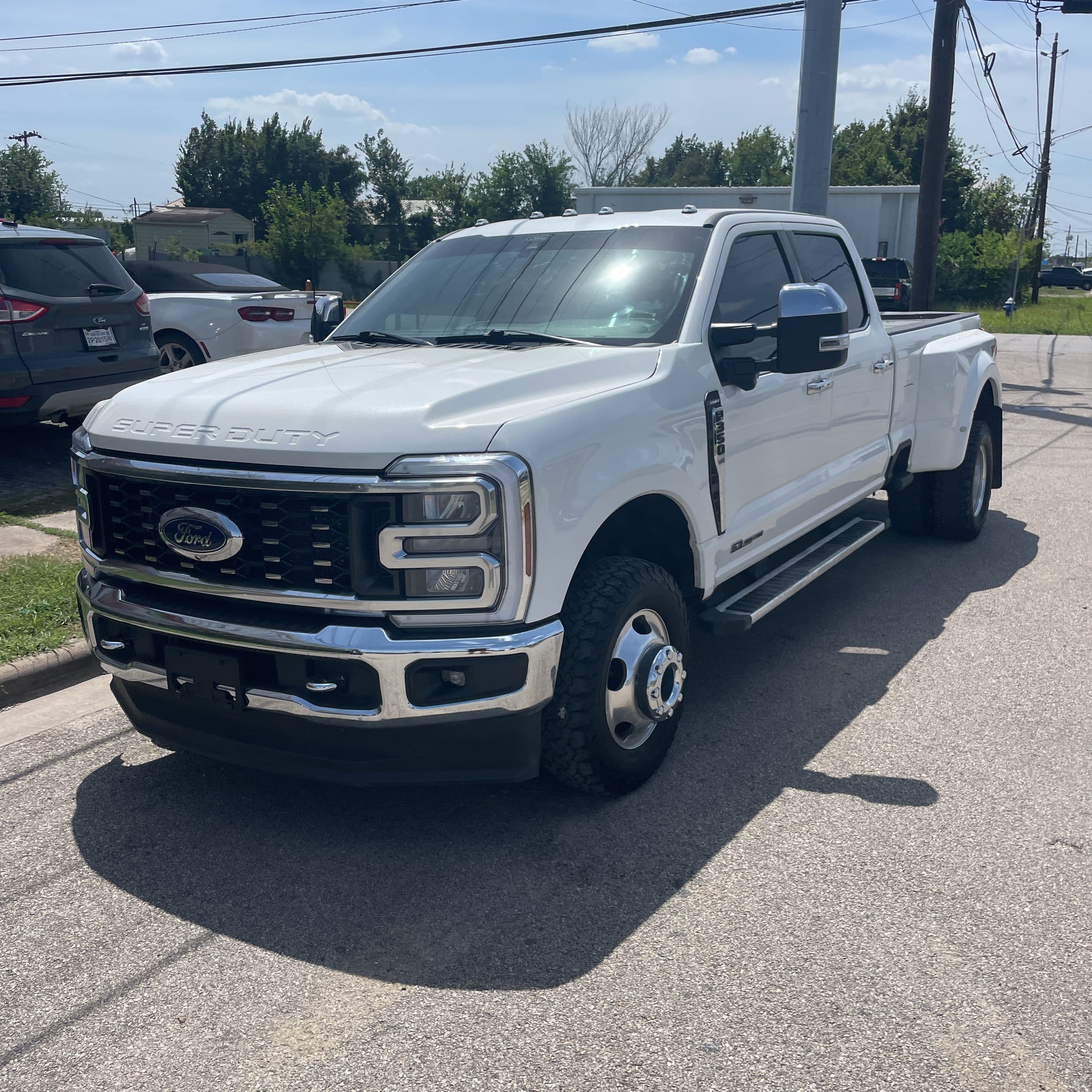 2024 Ford F-350 Super Duty Lariat photo 1
