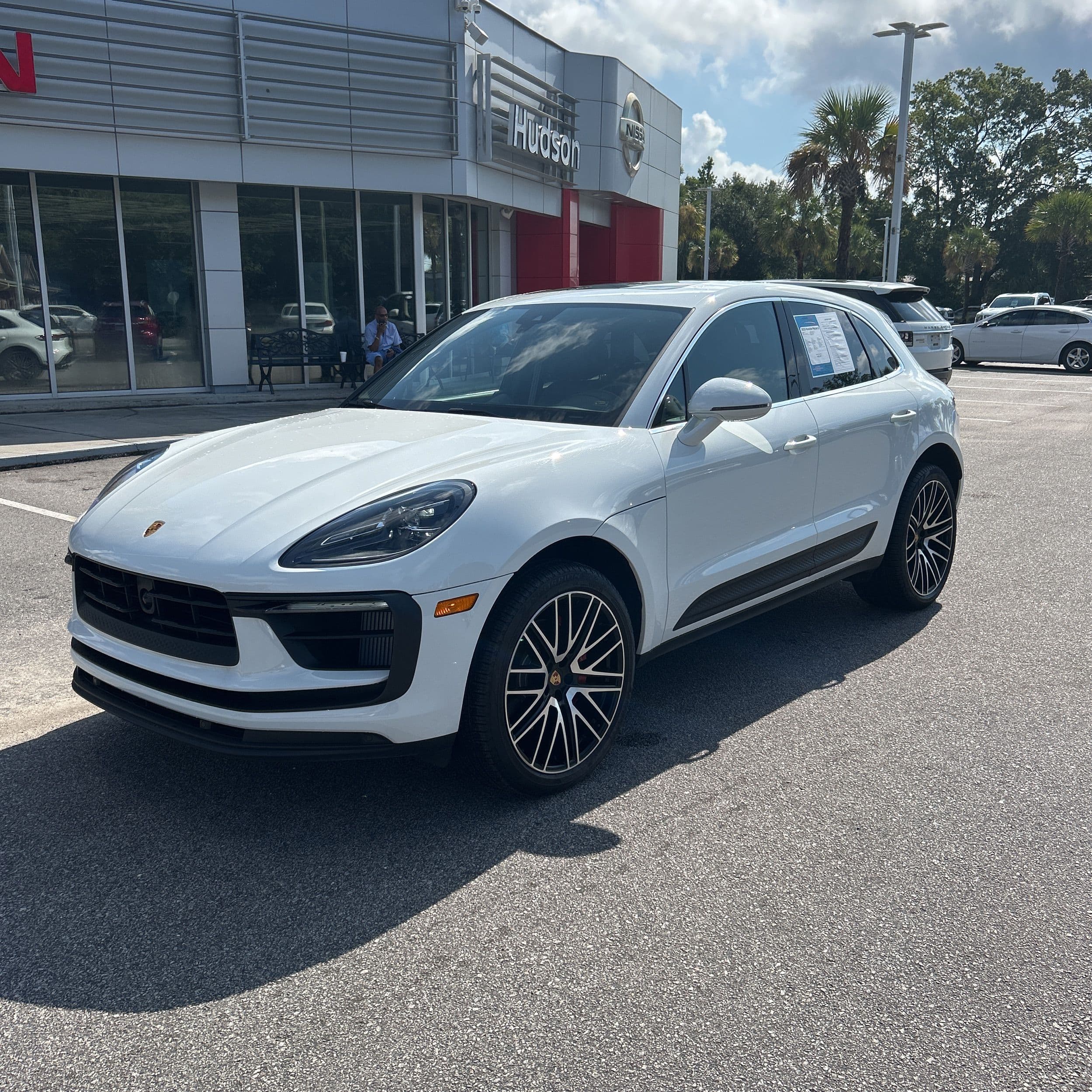 2023 Porsche Macan S photo 1