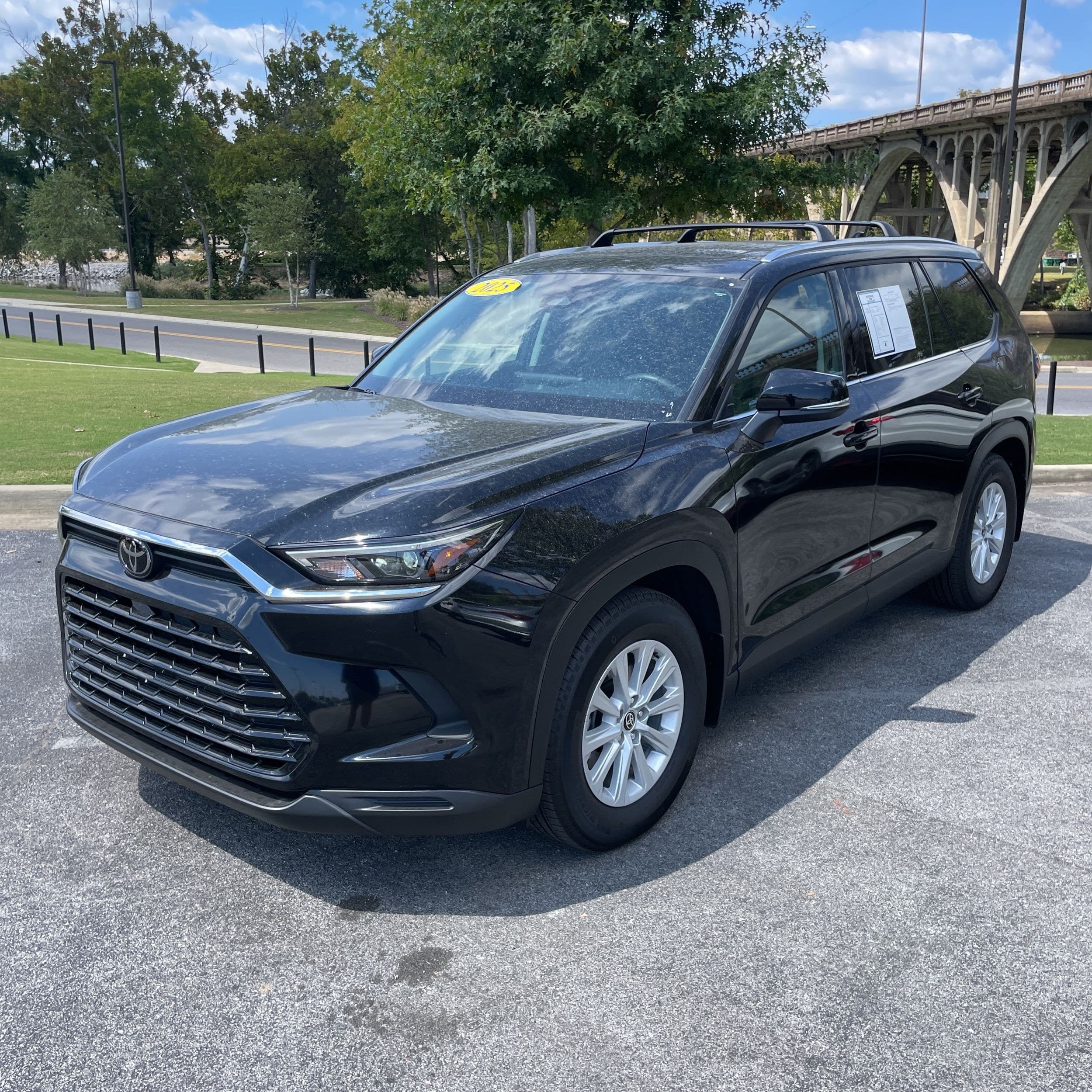 2025 Toyota Grand Highlander 10 Series photo 1
