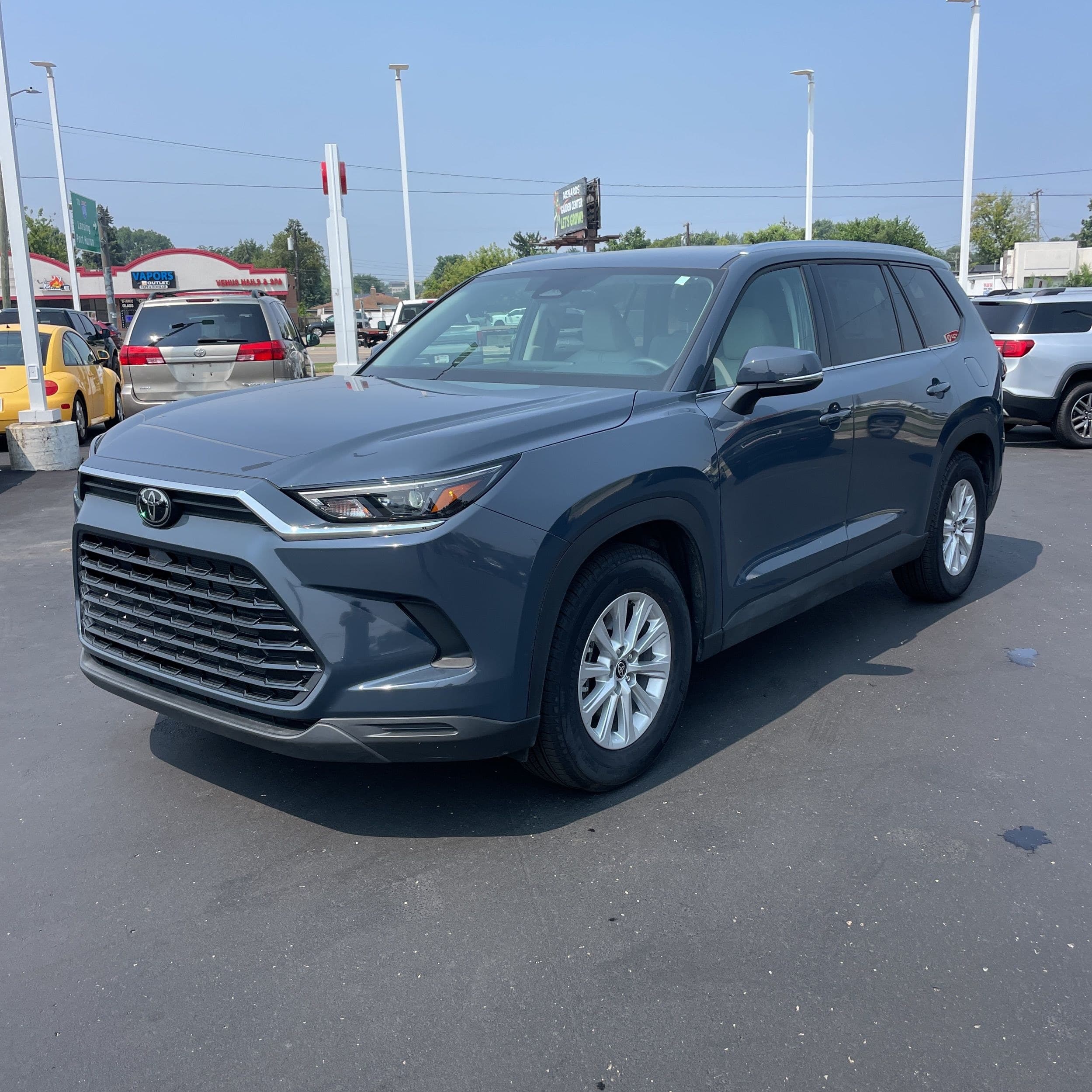 2025 Toyota Grand Highlander 15 Series photo 1