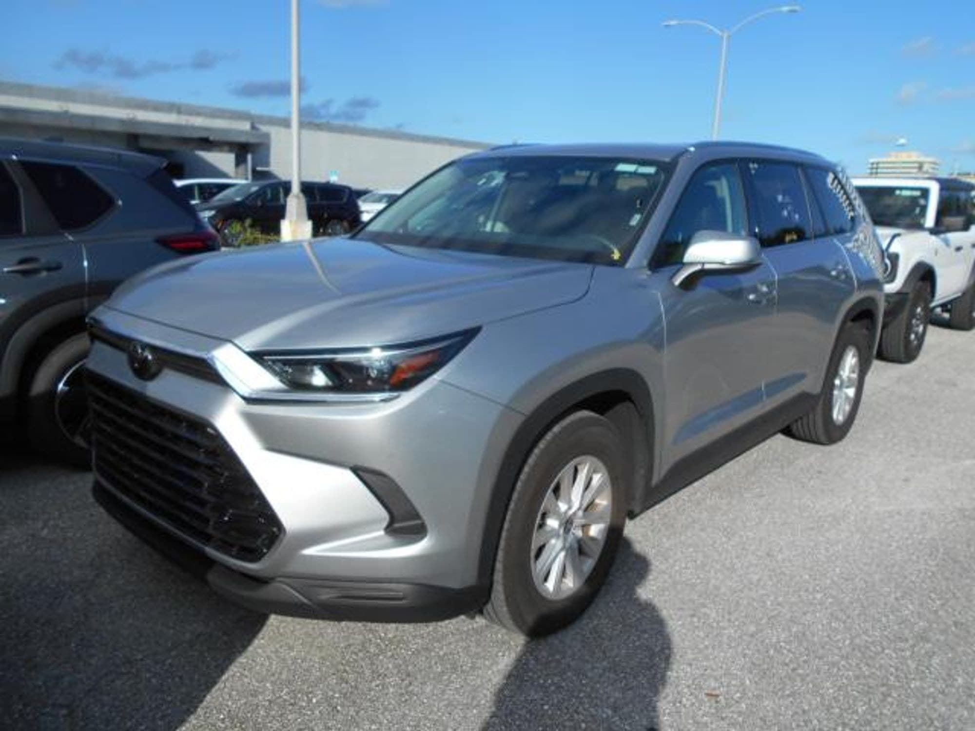2025 Toyota Grand Highlander XLE photo 1