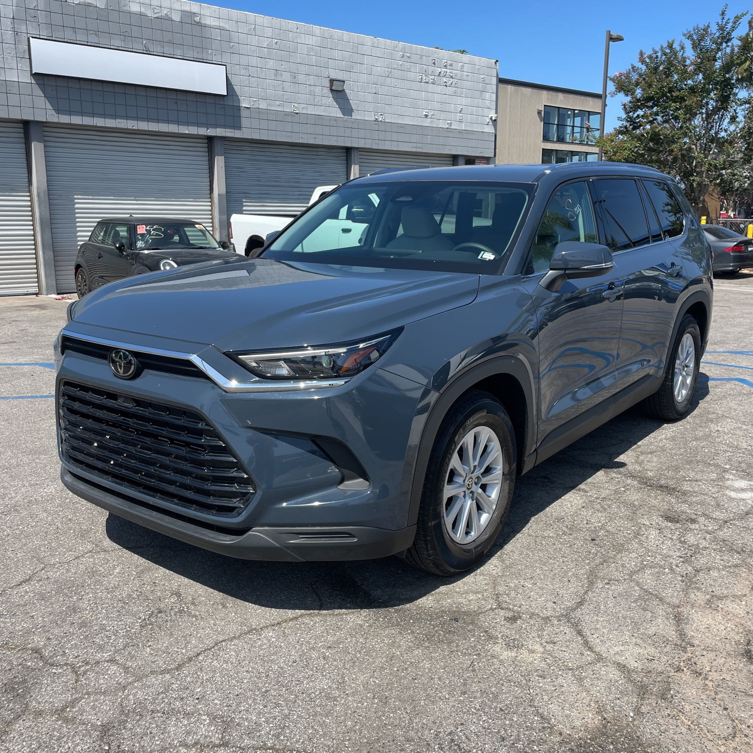 2025 Toyota Grand Highlander XLE photo 1