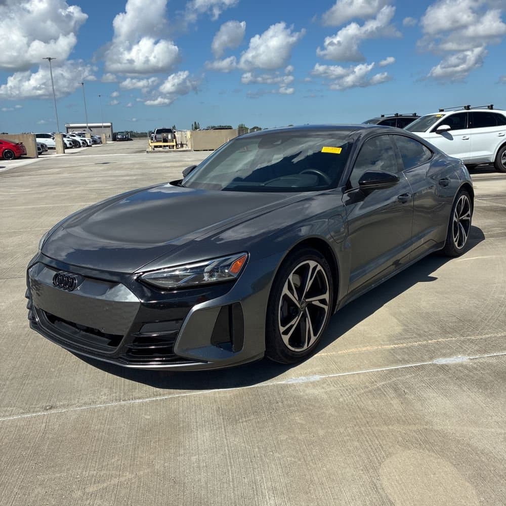 2023 Audi e-tron GT Premium Plus photo 1