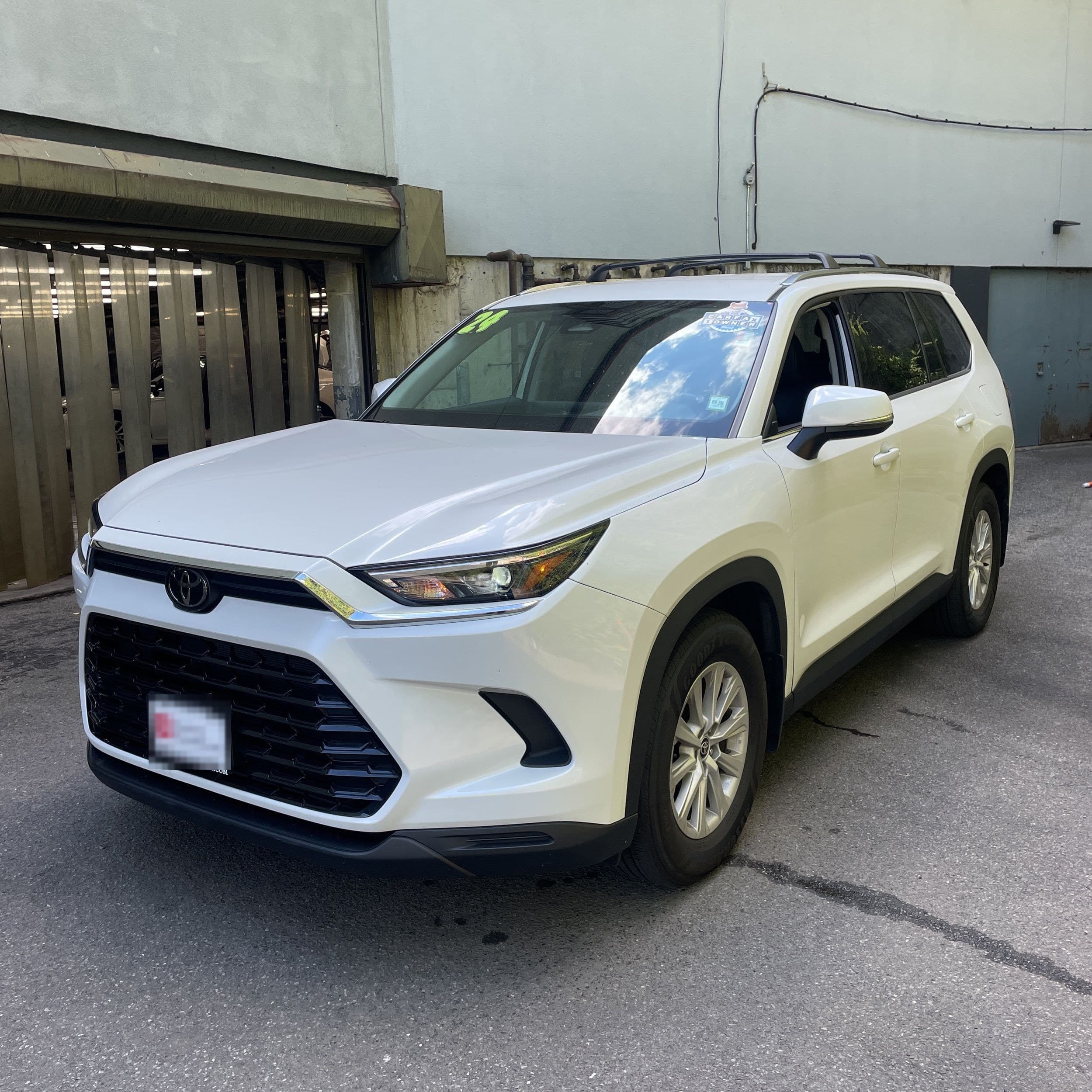 2024 Toyota Grand Highlander XLE photo 1