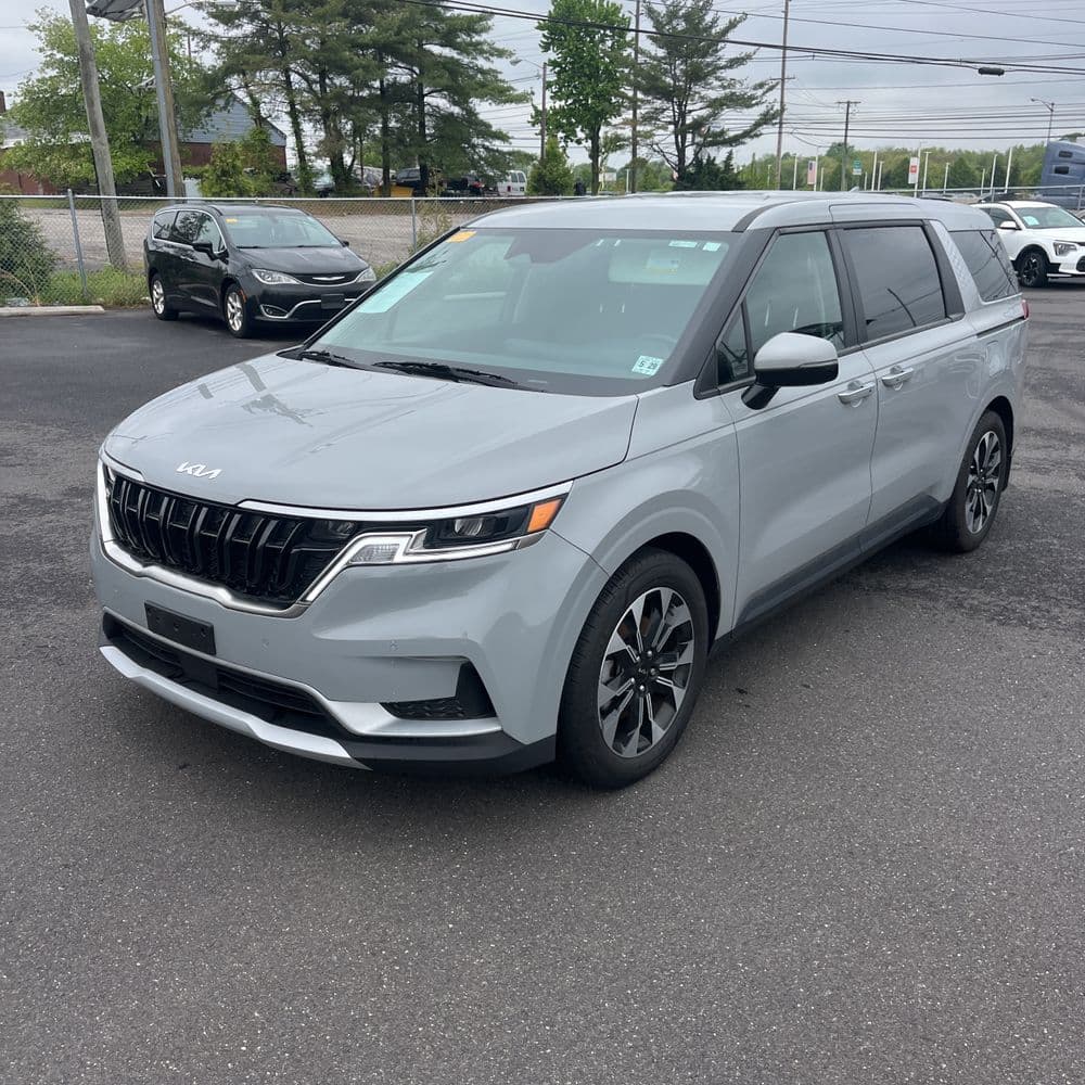 2024 Kia Carnival Base photo 1