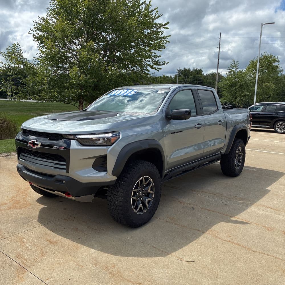 2023 Chevrolet Colorado ZR2 photo 1