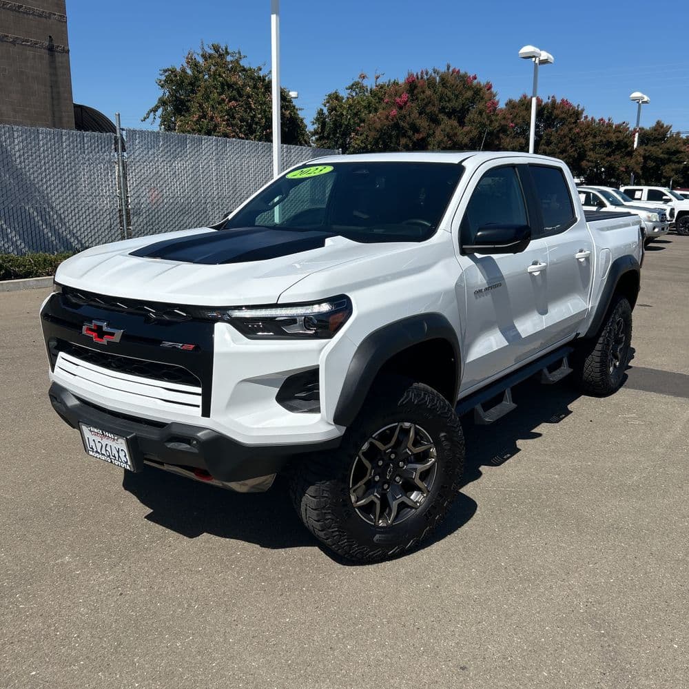 2023 Chevrolet Colorado Base photo 1